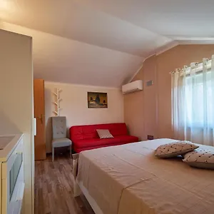 Neval , Gostinjac Kroatien